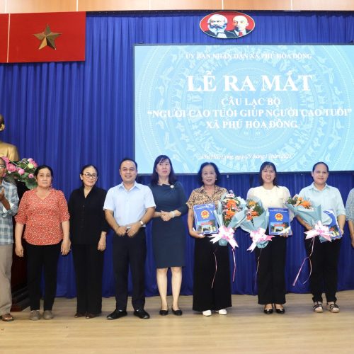 Lễ ra mắt câu lạc bộ Người cao tuổi giúp người cao tuổi xã Phú Hòa Đông và triển khai chiến dịch truyền thông nâng cao chất lượng dân số năm 2025