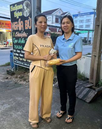 Hội LHPN xã Phú Hoà Đông tiếp tục thực hiện chương trình trao yêu thương Hỗ trợ phụ nữ người lao động khó khăn