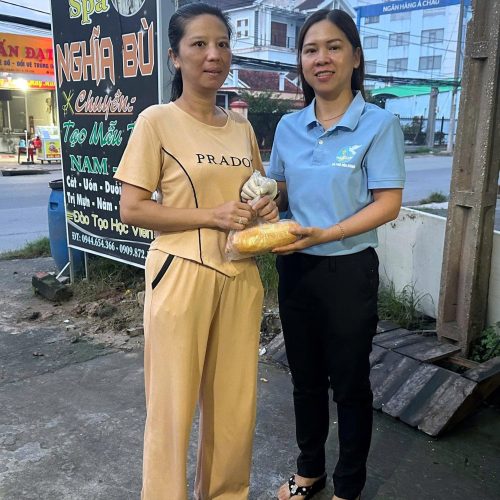 Hội LHPN xã Phú Hoà Đông tiếp tục thực hiện chương trình trao yêu thương Hỗ trợ phụ nữ người lao động khó khăn