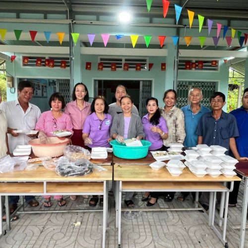 Hội LHPN xã Phú Hoà Đông tiếp tục thực hiện chương trình trao yêu thương Hỗ trợ phụ nữ người lao động khó khăn 