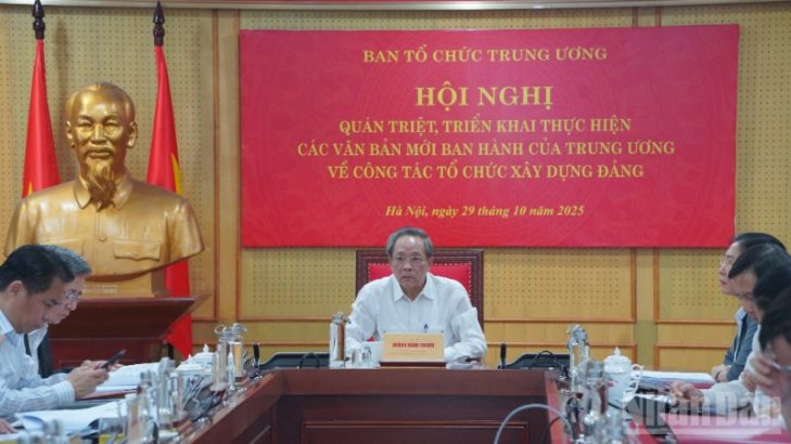 Tăng cường sự lãnh đạo của Đảng đối với việc thực hiện trách nhiệm giải trình trong hoạt động công vụ