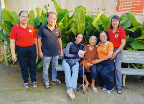 Thực hiện mô hình Hỗ trợ thường xuyên cho người cao tuổi có hoàn cảnh khó khăn