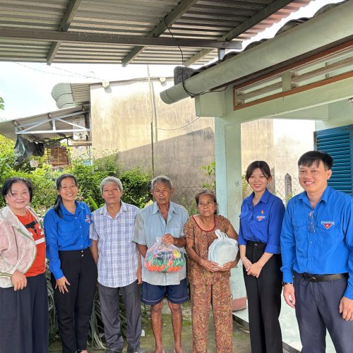 Công trình thanh niên trao tặng quà an sinh tháng 092025