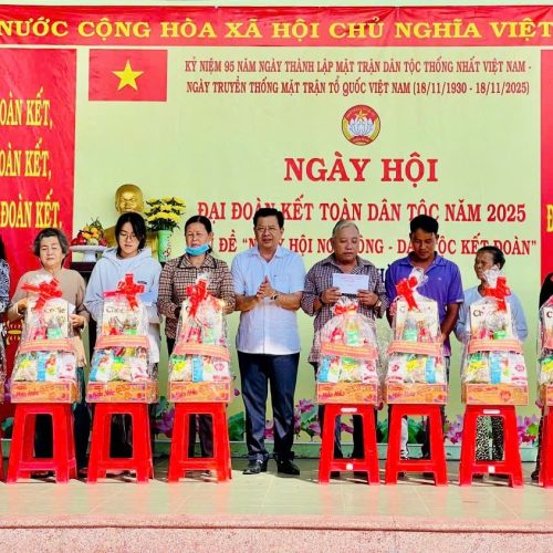 Ấp 3 xã Phú Hòa Đông tổ chức điểm Ngày hội Đại đoàn kết toàn dân tộc năm 2025