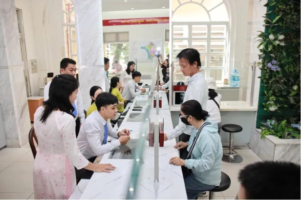 CHẤN CHỈNH, DẸP NẠN ‘CÒ GIẤY TỜ’ TẠI CÁC TRUNG TÂM PHỤC VỤ HÀNH CHÍNH CÔNG Ở THÀNH PHỐ HỒ CHÍ MINH