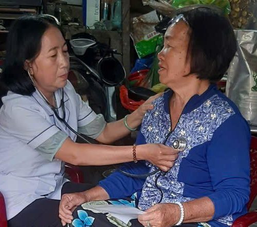 TIẾP TỤC DUY TRÌ MÔ HÌNH CHĂM SÓC SỨC KHỎE TẠI NHÀ CHO PHỤ NỮ KHÓ KHĂN BỊ BỆNH NAN Y