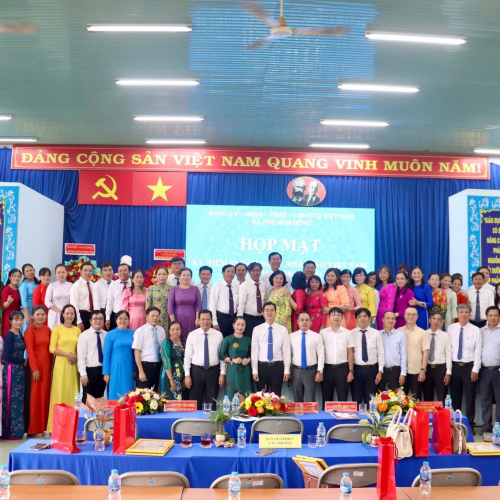 Xã Phú Hòa Đông tổ chức họp mặt kỷ niệm 43 năm ngày Nhà giáo Việt Nam 2011