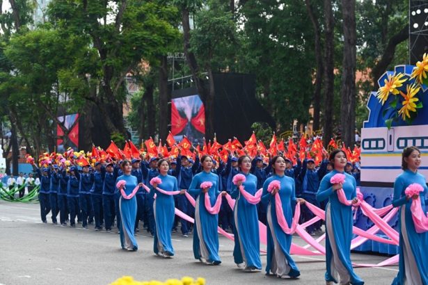 Mềm hóa ý thức chính trị của quần chúng  thủ đoạn thâm hiểm của các thế lực thù địch giải pháp phòng chống thủ đoạn nham hiểm hàng đầu