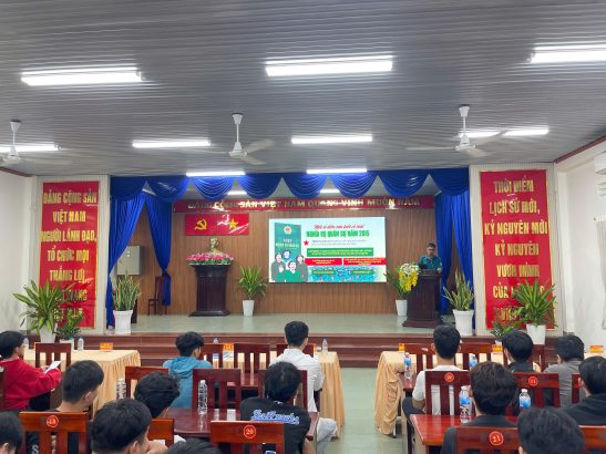 Tuyên truyền Luật Nghĩa vụ Quân sự hưởng ứng Ngày Pháp luật Nước Cộng hòa Xã hội Chủ nghĩa Việt Nam (09/11)