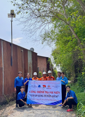 XÃ ĐOÀN PHÚ HÒA ĐÔNG THỰC HIỆN CÔNG TRÌNH THANH NIÊN 8220THẮP SÁNG TUYẾN HẺM8221