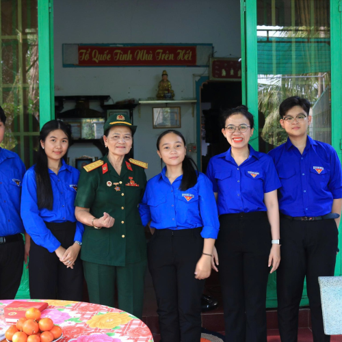 Lắng nghe Câu chuyện thời hoa lửa  tiếp lửa truyền thống cho thế hệ trẻ