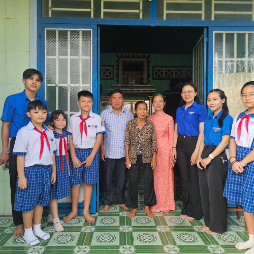 Uống nước nhớ nguồn  Hoạt động tri ân nhân kỷ niệm 81 năm Ngày thành lập Quân đội Nhân dân Việt Nam