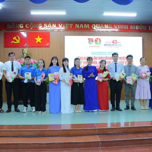 Chương trình tri ân các thầy cô giáo giữ nhiệm vụ công tác Đoàn 8211 Đội khu vực Trường học xã Phú Hòa Đông