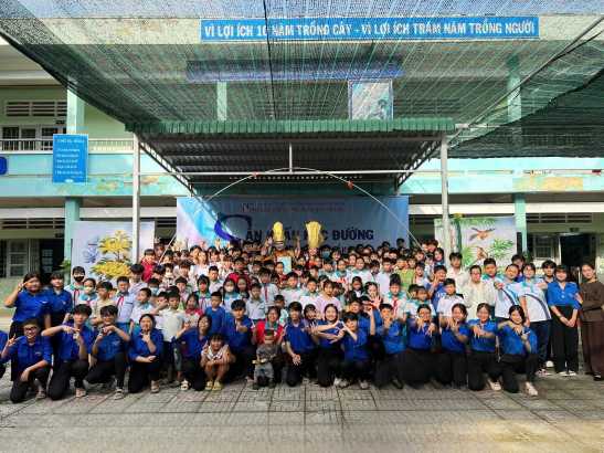 SÂN KHẤU HỌC ĐƯỜNG VỚI NGHỆ THUẬT TRUYỀN THỐNG  LAN TỎA NÉT ĐẸP CẢI LƯƠNG VIỆT NAM