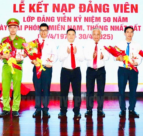 TPHCM Phát triển đảng viên nhiệm kỳ 2025 8211 2030 gắn liền với xây dựng chỉnh đốn Đảng