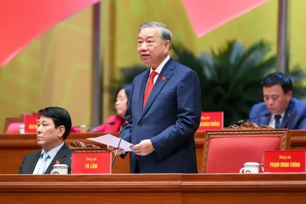 Công bố danh sách Ban Chấp hành Trung ương Đảng khóa XIV