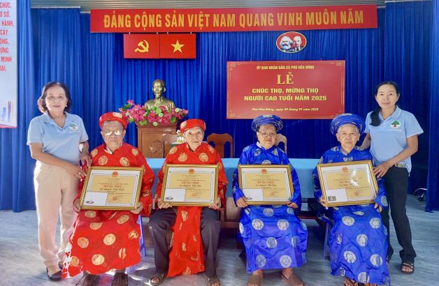 HỘI NGƯỜI CAO TUỔI XÃ PHÚ HÒA ĐÔNG PHỐI HỢP TỔ CHỨC CHÚC THỌ, MỪNG THỌ NĂM 2026