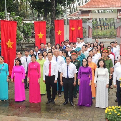 Viếng các Đền Tưởng niệm các anh hùng  liệt sĩ trên địa bàn xã Phú Hòa Đông nhân dịp tết Nguyên đán Bính Ngọ năm 2026