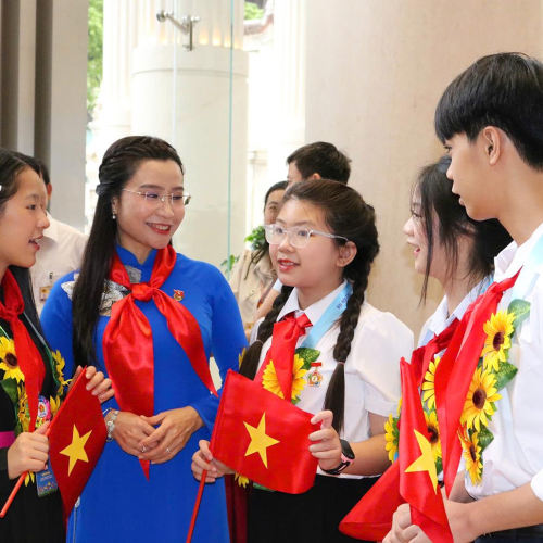 Giải phóng con người 8211 Triết lý nhân văn phát triển trong tư tưởng Hồ Chí Minh và việc vận dụng sáng tạo trong kỷ nguyên phát triển mới