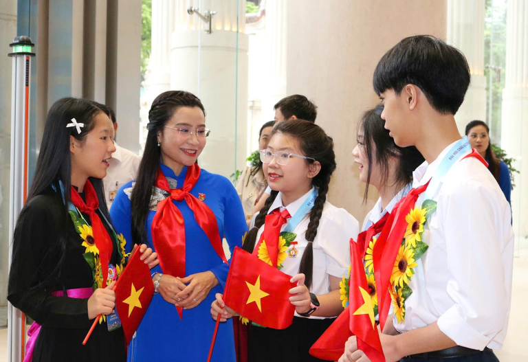 Giải phóng con người – Triết lý nhân văn, phát triển trong tư tưởng Hồ Chí Minh và việc vận dụng sáng tạo trong kỷ nguyên phát triển mới