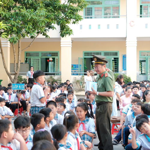 Tuyên truyền phòng chống xâm hại và tai nạn thương tích cho học sinh