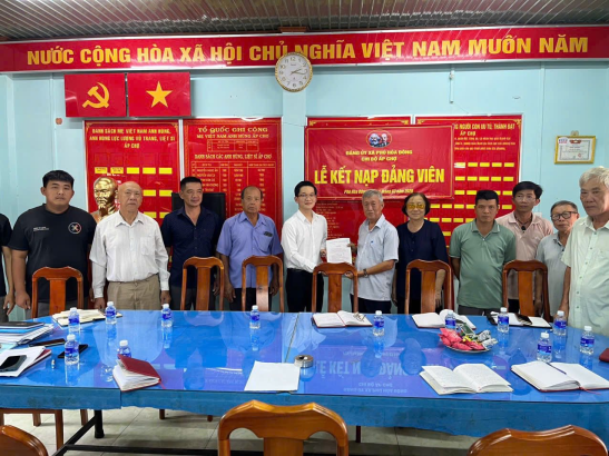 Phú Hòa Đông kết nạp Đảng viên mới từ đoàn viên ưu tú trong Tháng Thanh niên