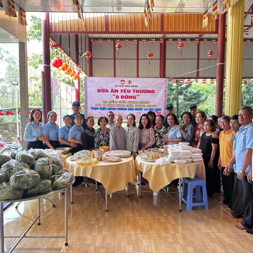 NỮ TU LÀM CÔNG TÁC XÃ HỘI TỪ THIỆN VỚI BỮA ĂN YÊU THƯƠNG HÀNG THÁNG