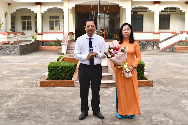 LỄ CHÀO CỜ ĐẦU TUẦN – KỂ CHUYỆN VỀ “ĐẨY MẠNH HỌC TẬP, THỰC HÀNH TƯ TƯỞNG, ĐẠO ĐỨC, PHƯƠNG PHÁP, PHONG CÁCH HỒ CHÍ MINH TRONG GIAI ĐOẠN PHÁT TRIỂN MỚI”